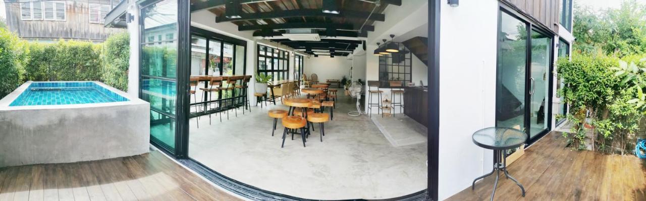 Stay Here Hostel Chiang Mai Exteriör bild